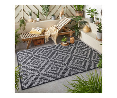 Bring a Touch of Sophistication to Your Room by Adding a Geometric Rug. | free-classifieds.co.uk - 2